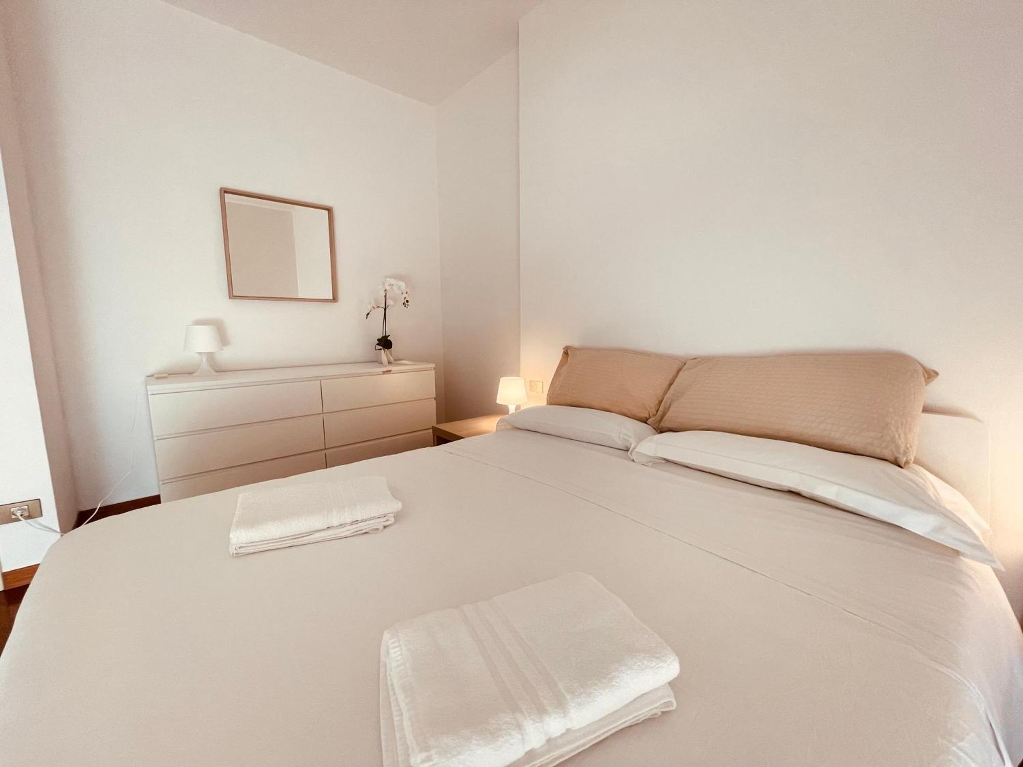 Lemon Tree Resort - Freeparking - Garden เจนัว ภายนอก รูปภาพ